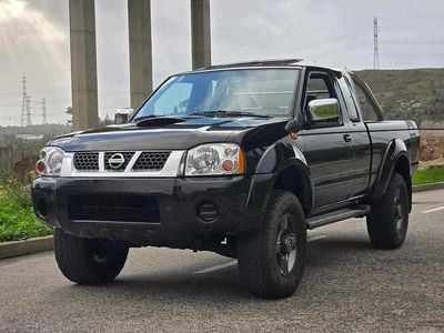 Usado Nissan Navara 133 HP (97 kW) 2002 Preto Pickup