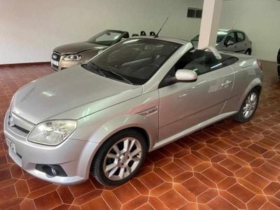 Cinzento Usado 2006 Opel Tigra Cabrios | € 4.250