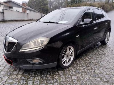 Usado Lancia Delta 120 HP (88 kW) 2008 Preto Citadino