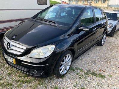 Mercedes B200