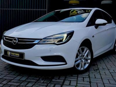 Branco Usado 2017 Opel Astra Dynamic | € 13.750 (Caro)