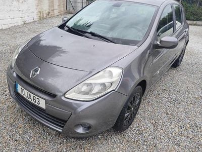 Usado 2010 Renault Clio II Sedan | € 4.250 (Preço justo)