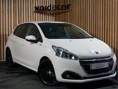 Branco Usado 2019 Peugeot 208 Signature Sky Citadino | € 13.250 (Preço justo)