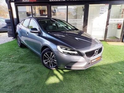 Cinzento Usado 2018 Volvo V40 Momentum Carrinha | € 21.900 (Caro)