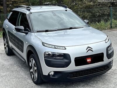 Cinza Usado 2017 Citroën C4 Feel SUV | € 13.890 (Preço justo)