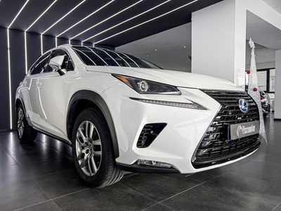 Branco Usado 2018 Lexus NX300h SUV | € 33.800