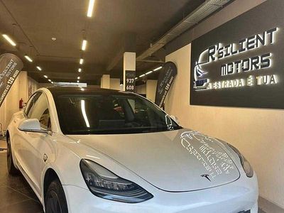 Branco Usado 2023 Tesla Model 3 Sedan | € 29.990 (Preço justo)