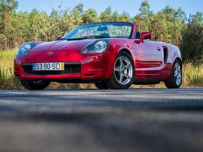 Usado Toyota MR2 141 HP (103 kW) 2001 Vermelho Cabrios
