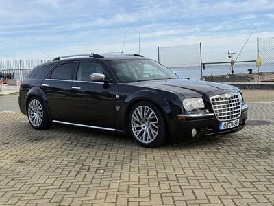 Usado Chrysler 300C 218 HP (160 kW) 2007 Preto Carrinha