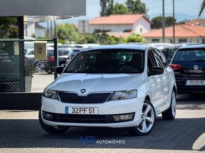 Branco Usado 2014 Skoda Rapid Elegance Citadino | € 9.700