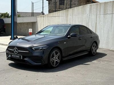 Cinza Usado 2025 Mercedes C300 AMG line Sedan | € 62.900