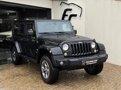 Verde escuro Usado 2012 Jeep Wrangler Unlimited Sahara SUV | € 42.000