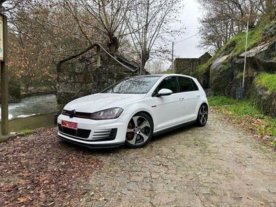 usado VW Golf 2.0 TSi GTi DSG Performance