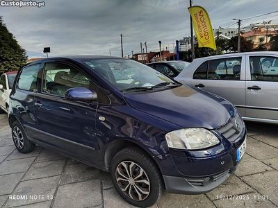 Azul Usado 2006 VW Fox Citadino | € 3.499