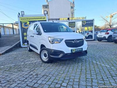 Usado Opel Combo Edition 102 HP (75 kW) 2020 Branco Monovolume