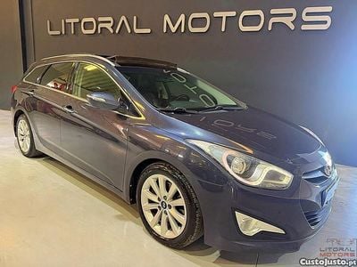 Azul Usado 2015 Hyundai i40 Premium Carrinha | € 12.900