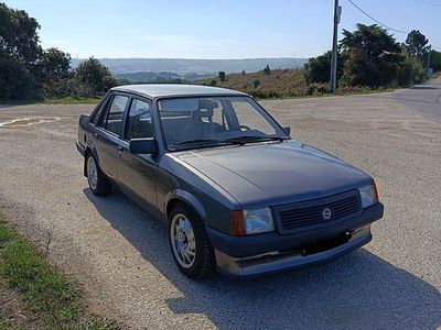 Usado Opel Corsa S 55 HP (40 kW) 1990 Sedan