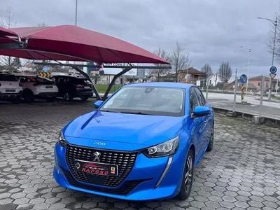 Usado Peugeot 208 Allure 100 HP (73 kW) 2021 Azul Citadino