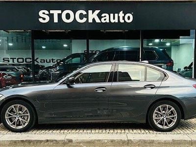 Cinza Usado 2019 BMW 330 Sport Line Sedan | € 26.500 (Preço elevado)