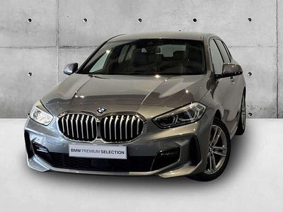 Cinza skyscraper metalizado Usado 2024 BMW 116 Shadowline Citadino | € 31.500 (Preço justo)