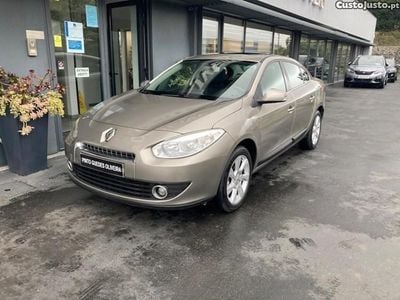 Usado Renault Fluence 105 HP (77 kW) 2010 Branco Sedan