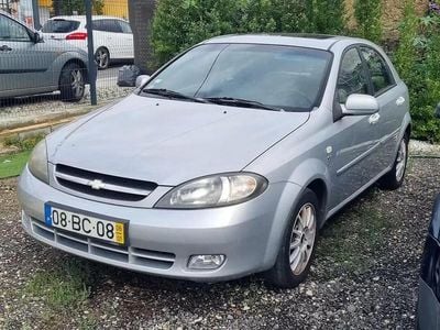 Usado Chevrolet Lacetti SX 94 HP (69 kW) 2005 Cinza antracite Citadino