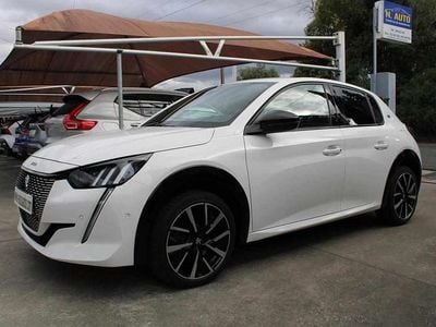Usado Peugeot e-208 GT-line 100 kW (136 HP) 2023 Branco Citadino