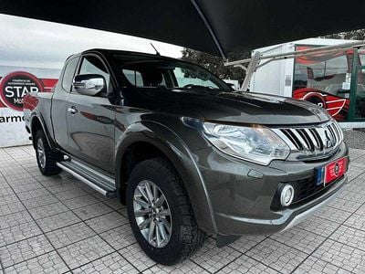 Cinzento Usado 2017 Mitsubishi L200 Pickup | € 22.750