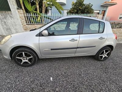 Usado 2008 Renault Clio III Rip Curl Sedan | € 3.000 (Preço justo)