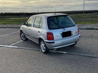 Usado Nissan Micra SE 75 HP (55 kW) 1999 Citadino