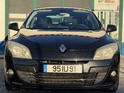 Usado 2010 Renault Mégane III Dynamique Sedan | € 6.800 (Preço elevado)