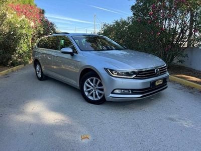 Usado VW Passat 120 HP (88 kW) 2019 Cinzento Carrinha