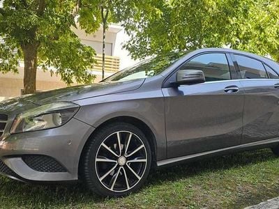 Usado Mercedes A180 AMG line 109 HP (80 kW) 2015 Cinza
