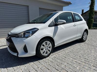 Usado Toyota Yaris Active 90 HP (66 kW) 2015 Branco Citadino