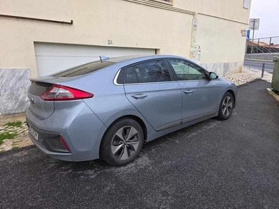 Usado Hyundai Ioniq 88 kW (120 HP) 2019 Cinzento Citadino