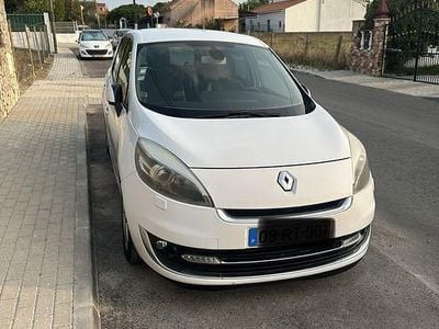 Usado Renault Scénic III 100 HP (73 kW) 2012 Monovolume
