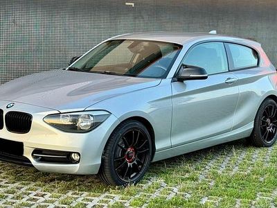 Cinza Usado 2012 BMW 116 Sport Line Citadino | € 11.990