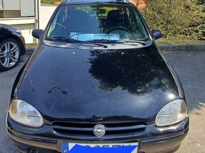 Usado 1995 Opel Corsa Sedan | € 1.000
