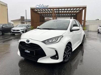 Usado Toyota Yaris Hybrid Comfort 115 HP (84 kW) 2022 Branco Citadino