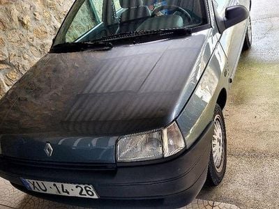 Usado 1992 Renault Clio Sedan | € 1.000