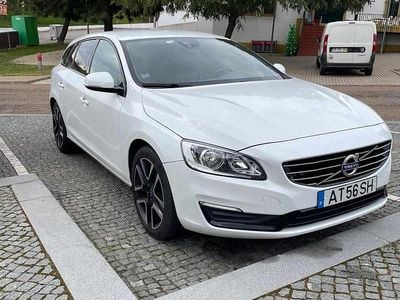 Usado Volvo V60 150 HP (110 kW) 2018 Branco Carrinha