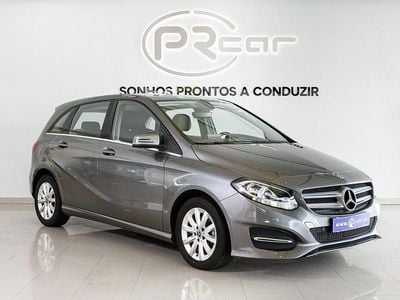 Usado Mercedes B180 Style 109 HP (80 kW) 2017 Cinzento Monovolume