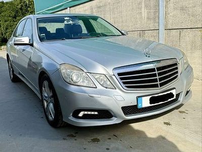 Usado 2009 Mercedes E250 Avantgarde Sedan | € 13.000 (Caro)