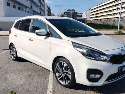 Usado Kia Carens 141 HP (103 kW) 2018 Branco Monovolume