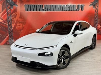 Usado XPENG P7 202 kW (276 HP) 2024 Branco Sedan