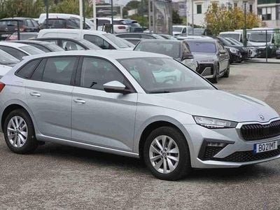 Cinzento Usado 2025 Skoda Scala Selection Citadino | € 21.990