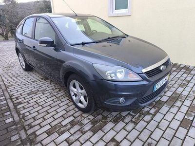 Usado 2011 Ford Focus Sedan | € 6.150 (Preço justo)