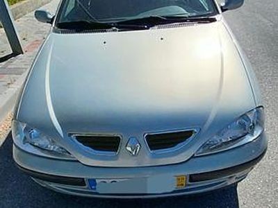 Usado 1999 Renault Mégane Sedan | € 1.400