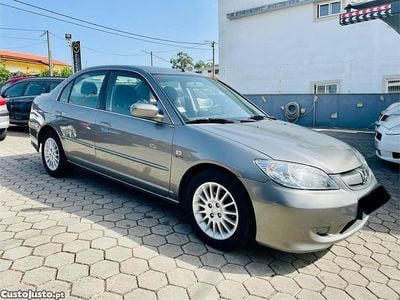Usado Honda Civic 110 HP (80 kW) 2006 Cinza