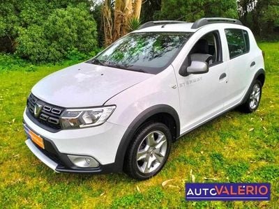 Branco Usado 2019 Dacia Sandero Stepway SUV | € 11.950 (Bom preço)